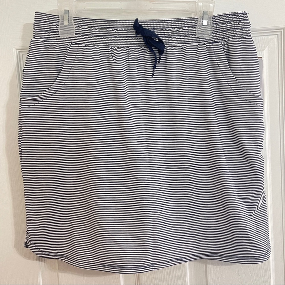 Duluth Trading Women's Pier Genius Skort Skirt  UPF 50+ Size Medium
